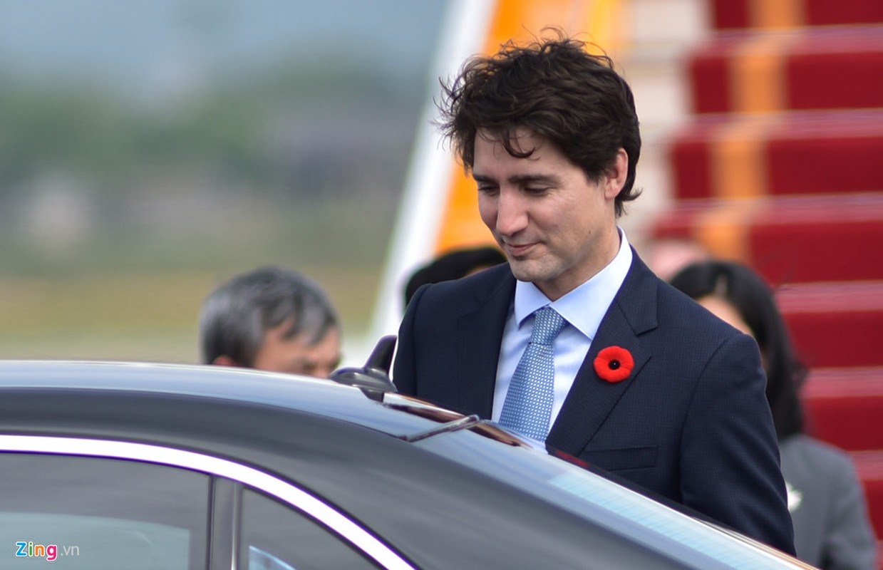 Nhung hinh anh dau tien cua Thu tuong Canada Trudeau tai Viet Nam-Hinh-5